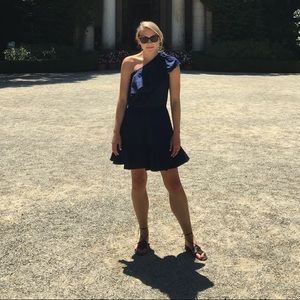 Blue one should dress with ruffle size small